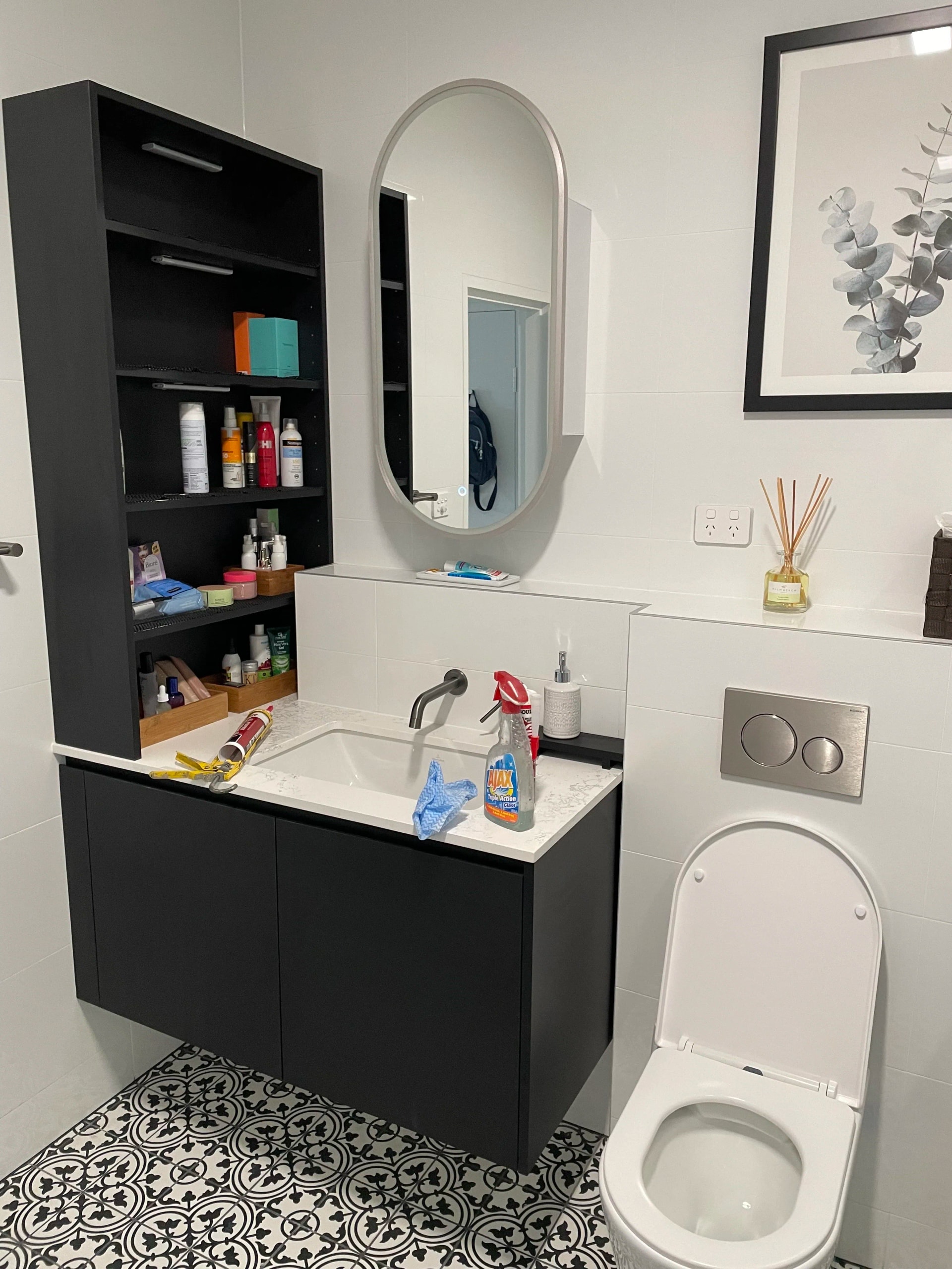 Main bathroom shower