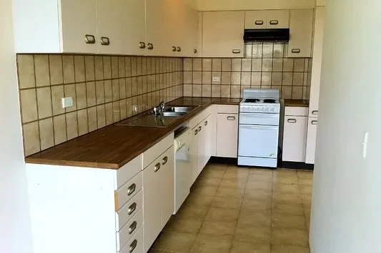 Kitchen before renovation